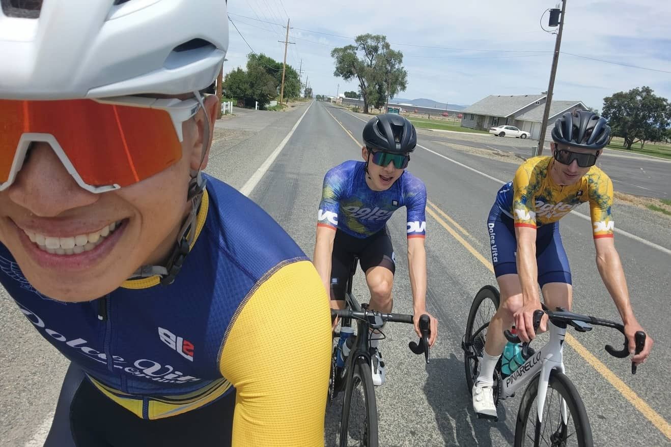 2026 P12 ROSTER ANNOUNCEMENT🚲🔥⚡️
Making the jump up from our Cat 3 squad, Zac wasted no time announcing himself—kicking off last season with a win at Cantua Creek and a 2nd at Pine Flat. And get this… before that? Not a single NorCal podium. Yeah, that changed fast.
Podium performances don’t happen by accident, and Zac gives major credit to his coach—Jesse Coyle, Nero Show podcast host and full-time watts whisperer 🎙️⚡️.
Off the bike, Zac’s either hanging with his girlfriend (and occasional team soigneur) Marissa, or grinding Pokémon on his Switch 2 🎮.
New category, same momentum.
Keep an eye on this one in 2026 👀🔥
@zac.ooi
@neroshowcycling
#bayareacycling #critracing #groupride #cycling #sanfrancisco #northerncalifornia #crit #racing #roadbike