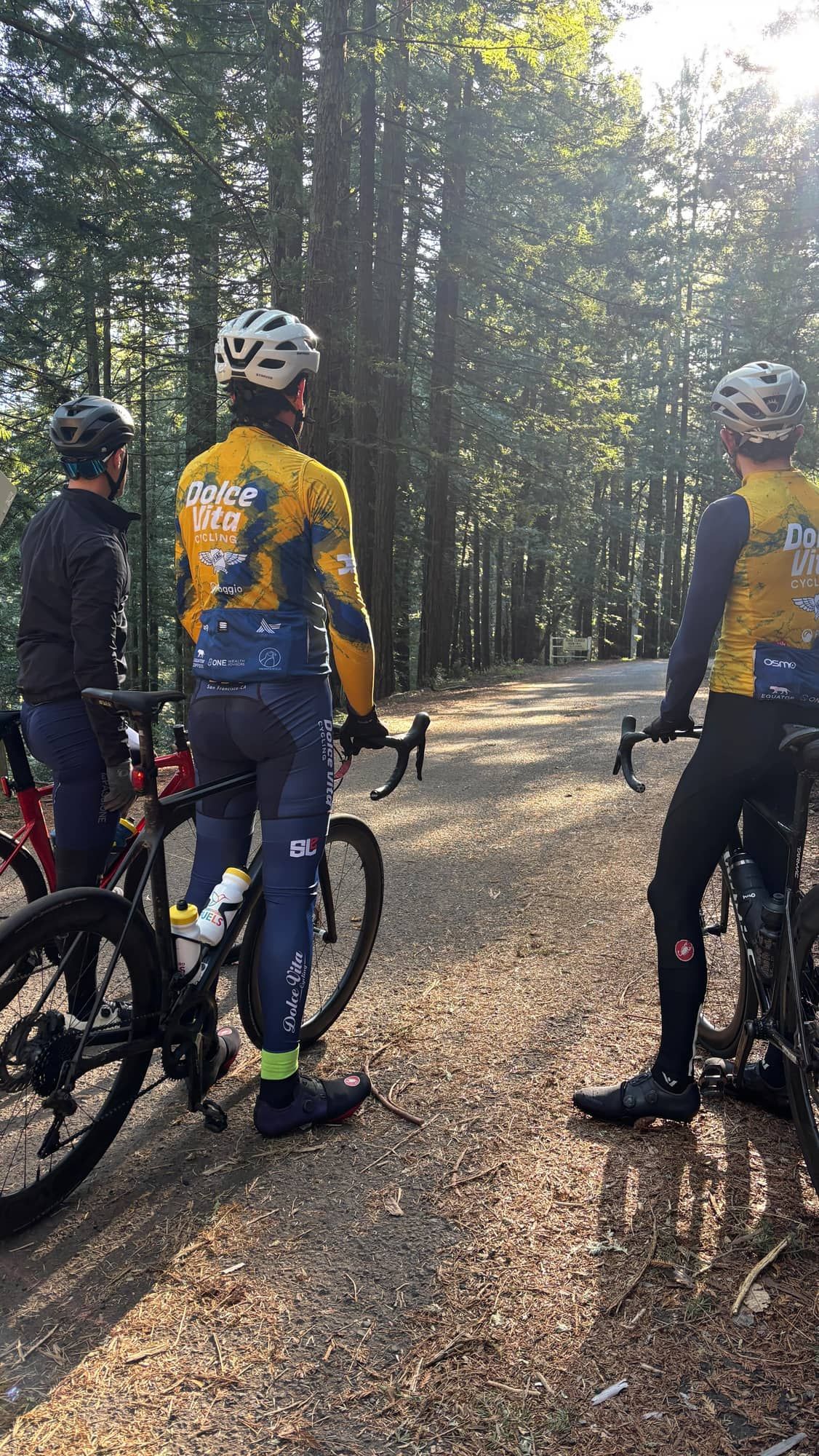 Early Birds is hosted by @velopromo and led by NCNCA Mentors starts Sunday January 11th in Livermore, CA.
NOW is the time to learn new skills and tactics, or kick off the rust with the race season right around the corner!!⚡️ Pack skills is a MUST📦.
Don’t forget to introduce yourself to anyone in our team Dolce kit🤙
https://ncnca.org/series/early-bird-training-criterium/
#bayareacycling #critracing #groupride #cycling #sanfrancisco #northerncalifornia #crit #racing #roadbike