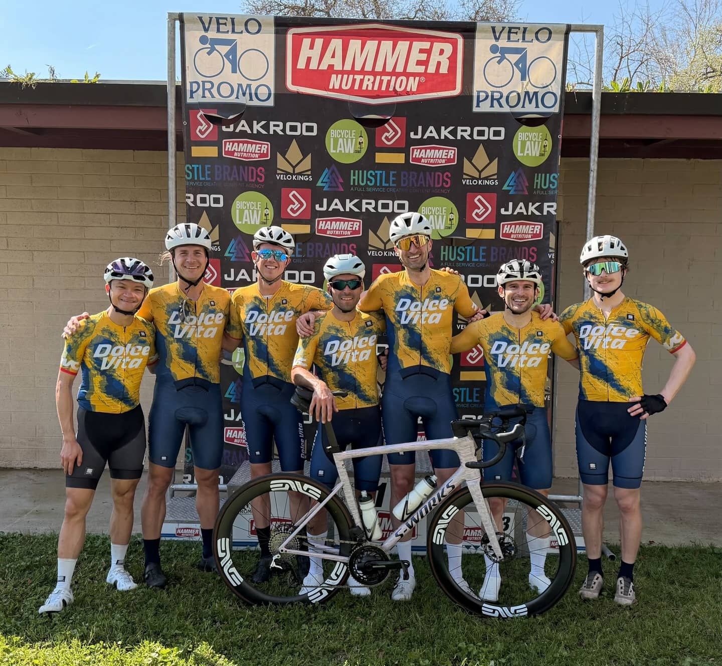 THREE3 SQUAD running the town over at Snelling🚀🔥
#bayareacycling #critracing #groupride #cycling #sanfrancisco northerncalifornia crit racing roadbike
