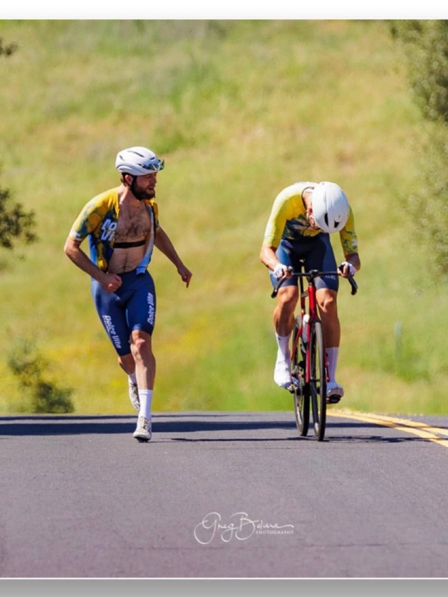 Real teammates show support in more than one way 🙏🏼✊

Winchester Circuit Race
May 9, 2026
Photo cred @gbeliera 

#bayareacycling #critracing #cycling #sanfrancisco #racing