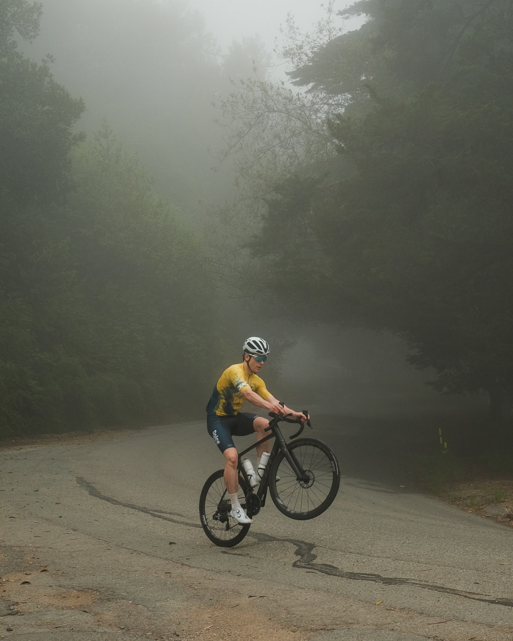 Foggy morning vibes with @dolce_vita_cycling. Moment of appreciation for our 2026 kit and sponsors 🙌

#cycling #ncnca #dolcevitacycling #racebikes