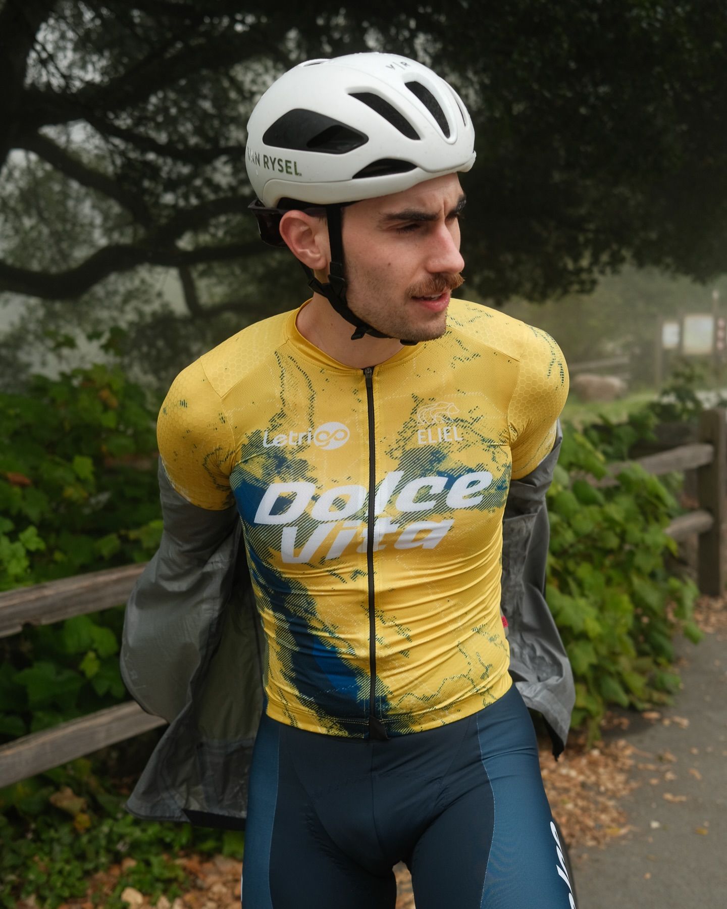Foggy morning vibes with @dolce_vita_cycling. Moment of appreciation for our 2026 kit and sponsors 🙌

#cycling #ncnca #dolcevitacycling #racebikes